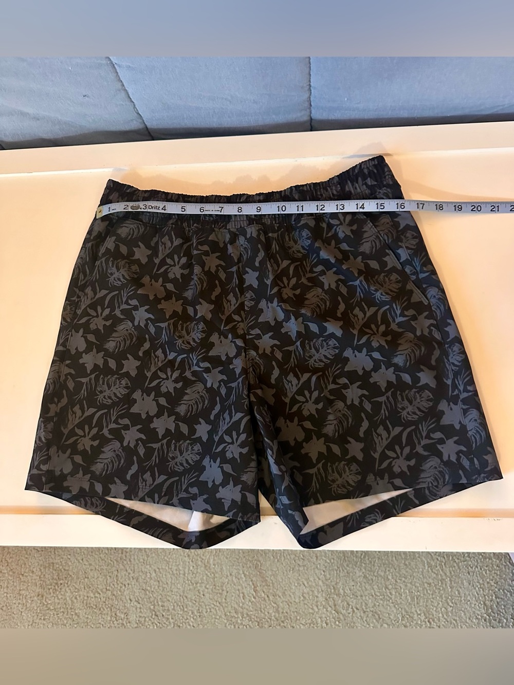 🖤 all in motion - Women’s Black Tropical Print Athletic Shorts - Size: M - Picture 3 of 9